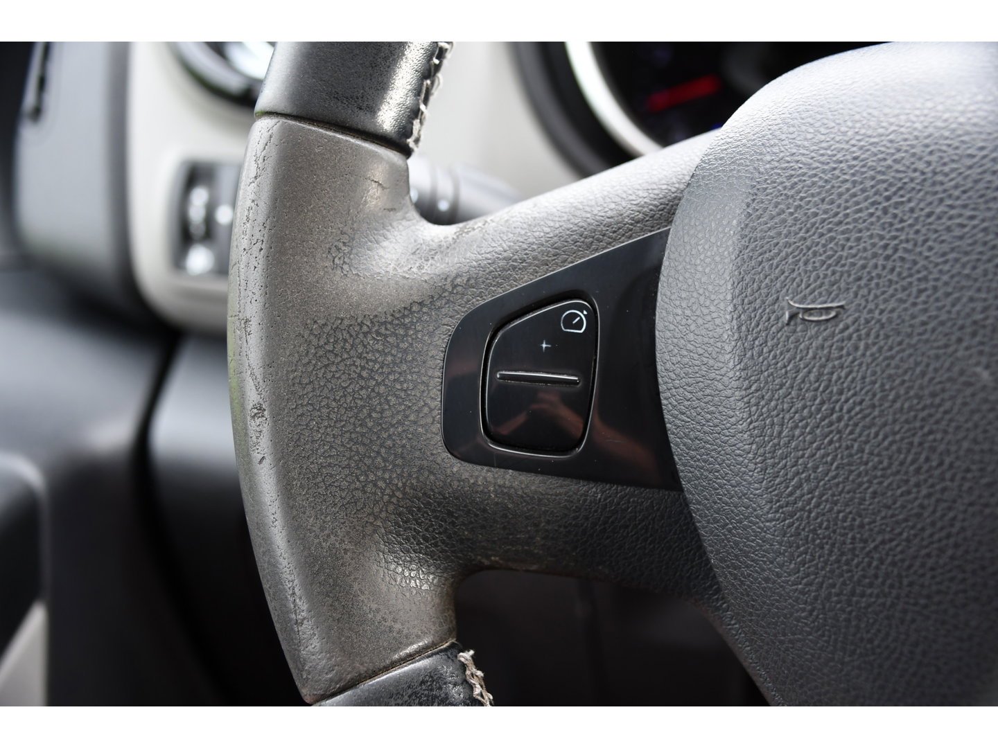 Renault Trafic 1.6 dCi T29 L2H1 Luxe Black Edition Camera, Cruise, Multimedia, 125pk, Trekhaak, Airco, Uniek!