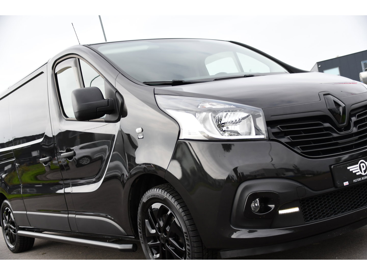 Renault Trafic 1.6 dCi T29 L2H1 Luxe Black Edition Camera, Cruise, Multimedia, 125pk, Trekhaak, Airco, Uniek!