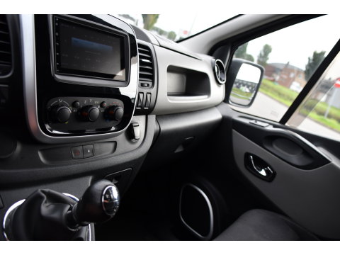 Renault Trafic 1.6 dCi T29 L2H1 Luxe Black Edition Camera, Cruise, Multimedia, 125pk, Trekhaak, Airco, Uniek!