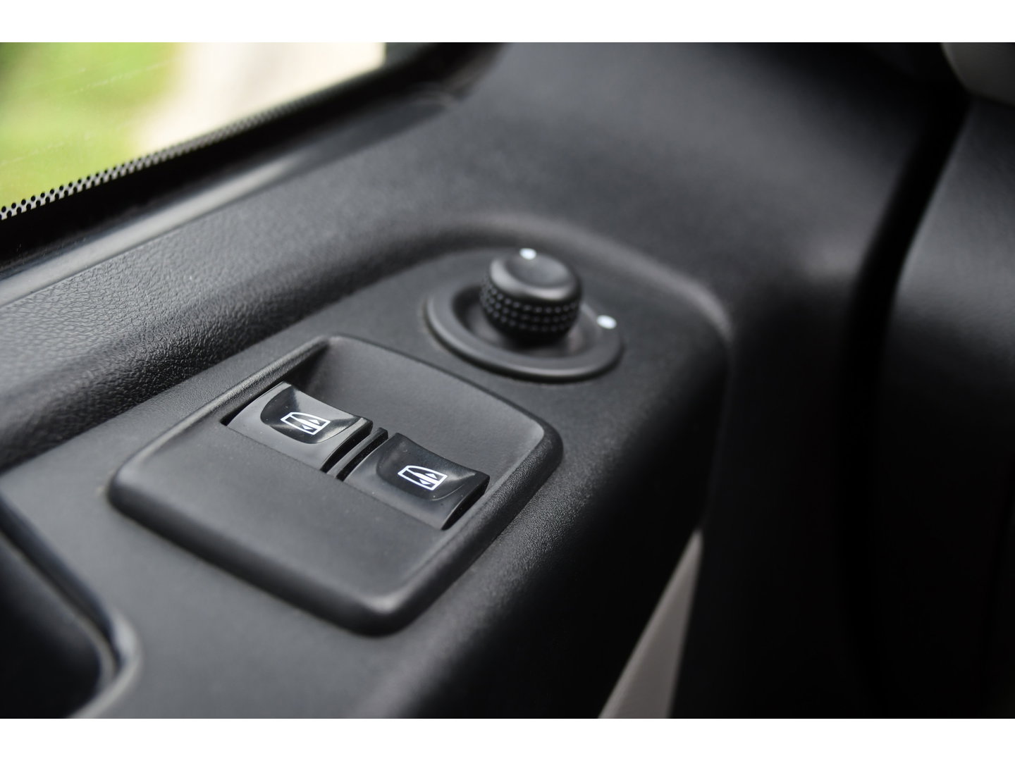Renault Trafic 1.6 dCi T29 L2H1 Luxe Black Edition Camera, Cruise, Multimedia, 125pk, Trekhaak, Airco, Uniek!