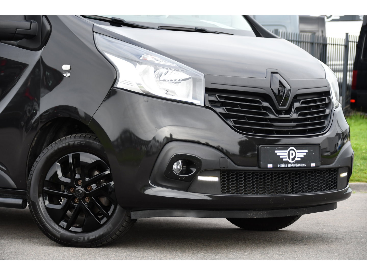 Renault Trafic 1.6 dCi T29 L2H1 Luxe Black Edition Camera, Cruise, Multimedia, 125pk, Trekhaak, Airco, Uniek!