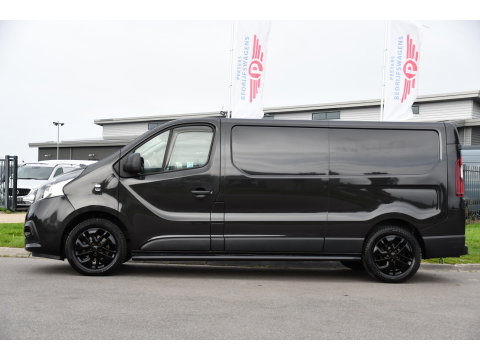Renault Trafic 1.6 dCi T29 L2H1 Luxe Black Edition Camera, Cruise, Multimedia, 125pk, Trekhaak, Airco, Uniek!