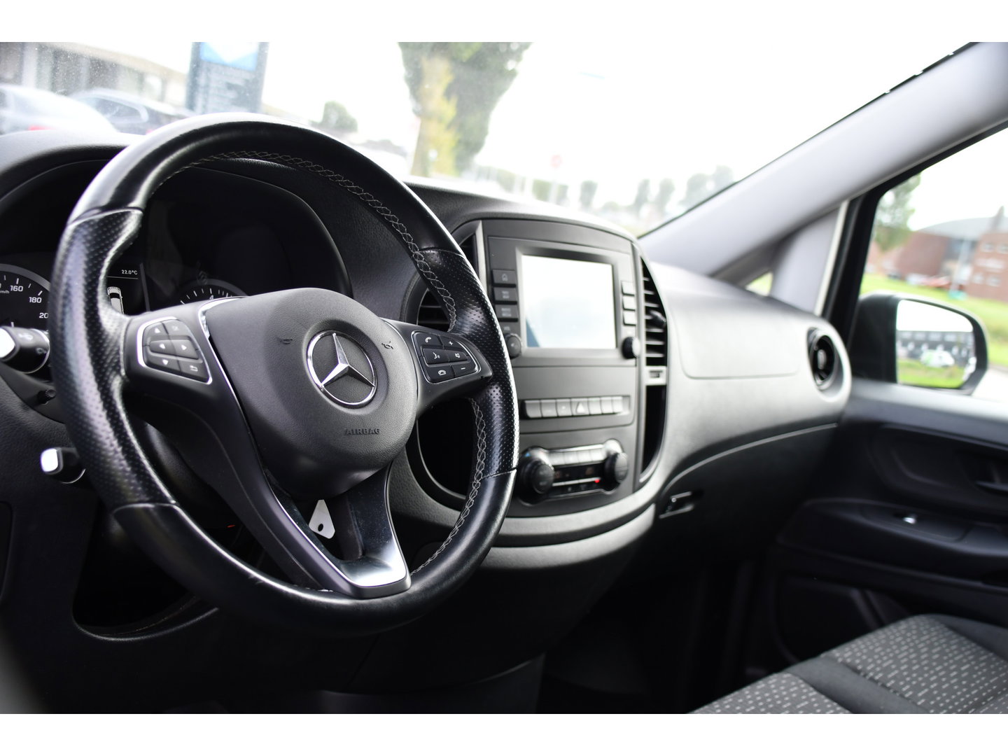 Mercedes-Benz Vito CDI L2 PB Edition Camera, Cruise, Carplay, 190pk, LED, Multimedia, Clima, Automaat, Uniek!