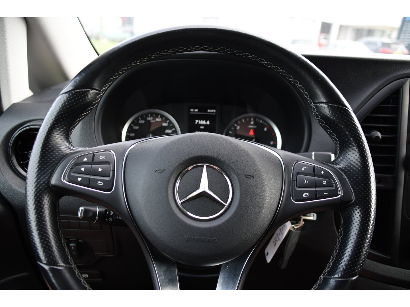 Mercedes-Benz Vito CDI L2 PB Edition Camera, Cruise, Carplay, 190pk, LED, Multimedia, Clima, Automaat, Uniek!