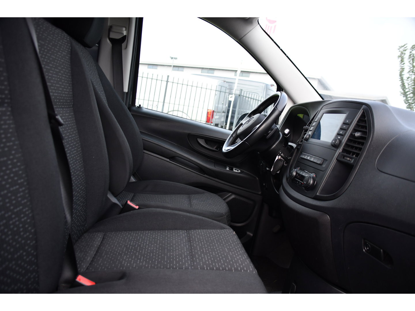 Mercedes-Benz Vito CDI L2 PB Edition Camera, Cruise, Carplay, 190pk, LED, Multimedia, Clima, Automaat, Uniek!