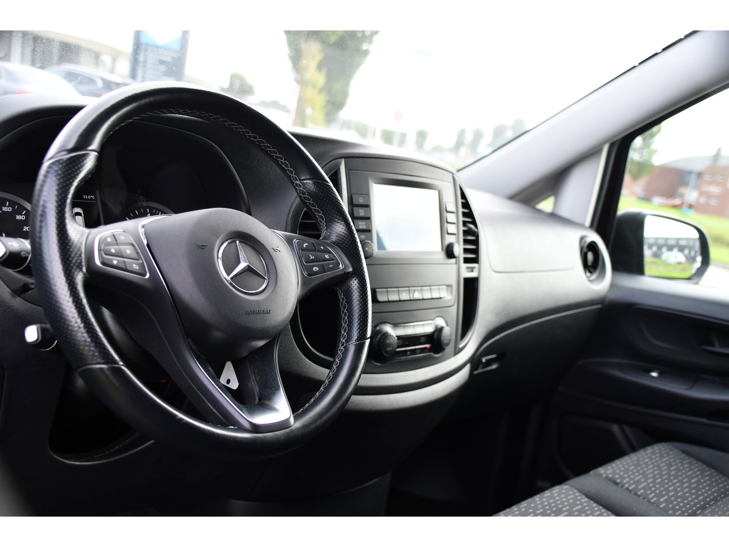 Mercedes-Benz Vito CDI L2 PB Edition Camera, Cruise, Carplay, 190pk, LED, Multimedia, Clima, Automaat, Uniek!