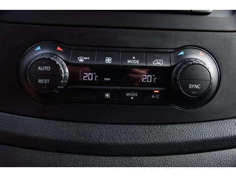 Mercedes-Benz Vito CDI L2 PB Edition Camera, Cruise, Carplay, 190pk, LED, Multimedia, Clima, Automaat, Uniek!
