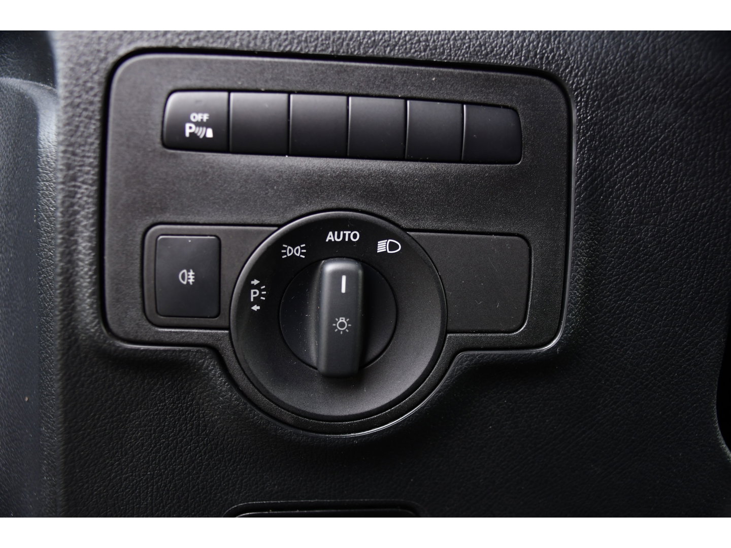 Mercedes-Benz Vito CDI L2 PB Edition Camera, Cruise, Carplay, 190pk, LED, Multimedia, Clima, Automaat, Uniek!