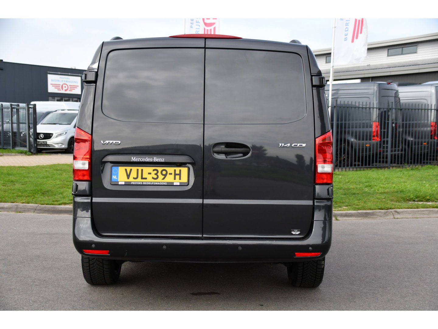 Mercedes-Benz Vito CDI L2 PB Edition Camera, Cruise, Carplay, 190pk, LED, Multimedia, Clima, Automaat, Uniek!