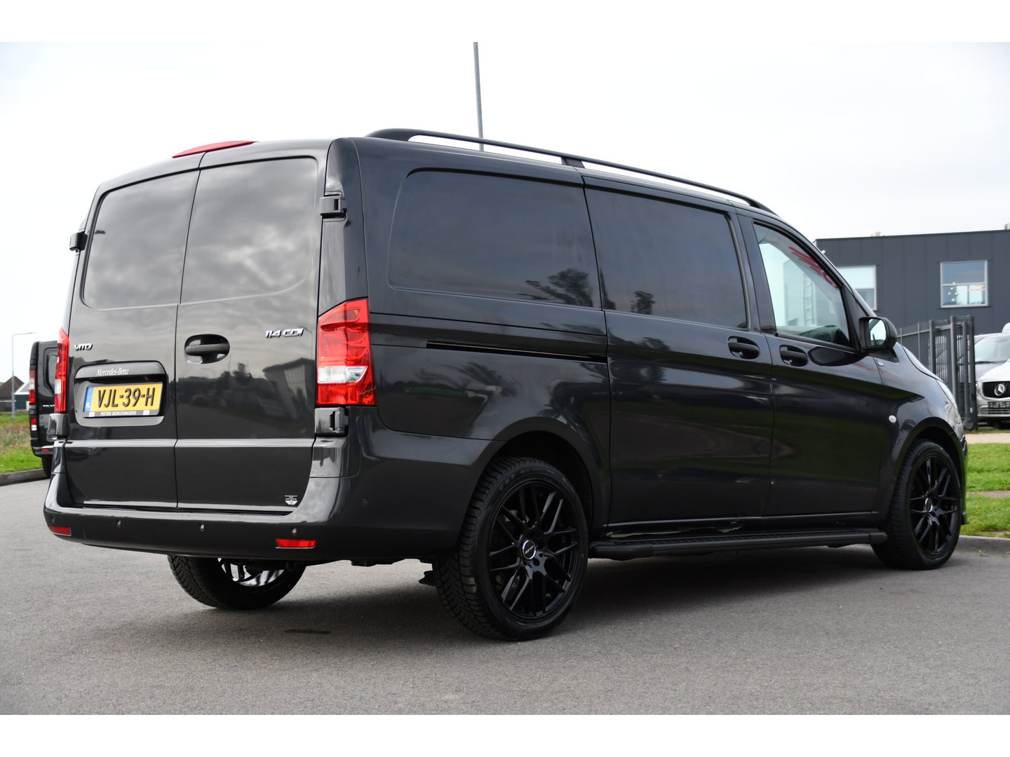Mercedes-Benz Vito CDI L2 PB Edition Camera, Cruise, Carplay, 190pk, LED, Multimedia, Clima, Automaat, Uniek!