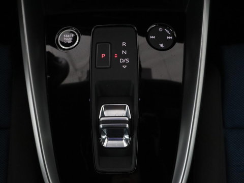 Audi A3 Limousine 35 TFSI S edition | Camera | Park assist | Carplay | Virtual Dashboard | Climate control | Full LED | Cruise control |