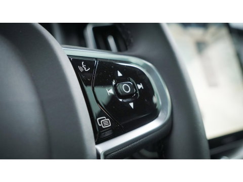 Volvo XC60 2.0 T6 350pk Plus Black Edition Panoramadak Luchtvering *BTW* NIEUW!! 21" LMV BOMVOL!!