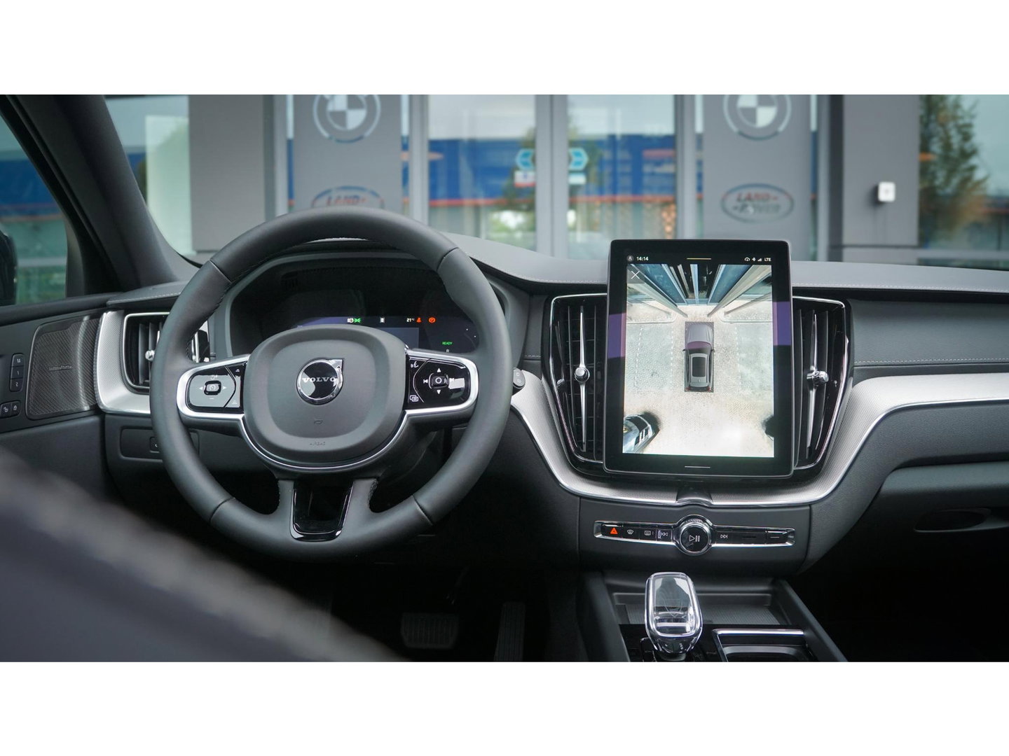 Volvo XC60 2.0 T6 350pk Plus Black Edition Panoramadak Luchtvering *BTW* NIEUW!! 21" LMV BOMVOL!!