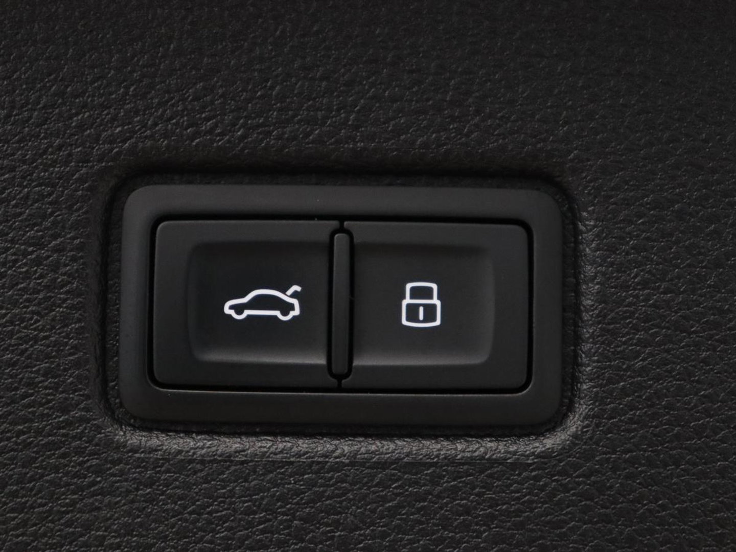 Audi Q7 55 TFSI e quattro Pro Line Plus | Panoramadak | Trekhaak | Leder | Stoelkoeling | Camera | Cruise control | Navigatie | Carplay | Stoelverwarming | Bang & Olufsen | Memory |