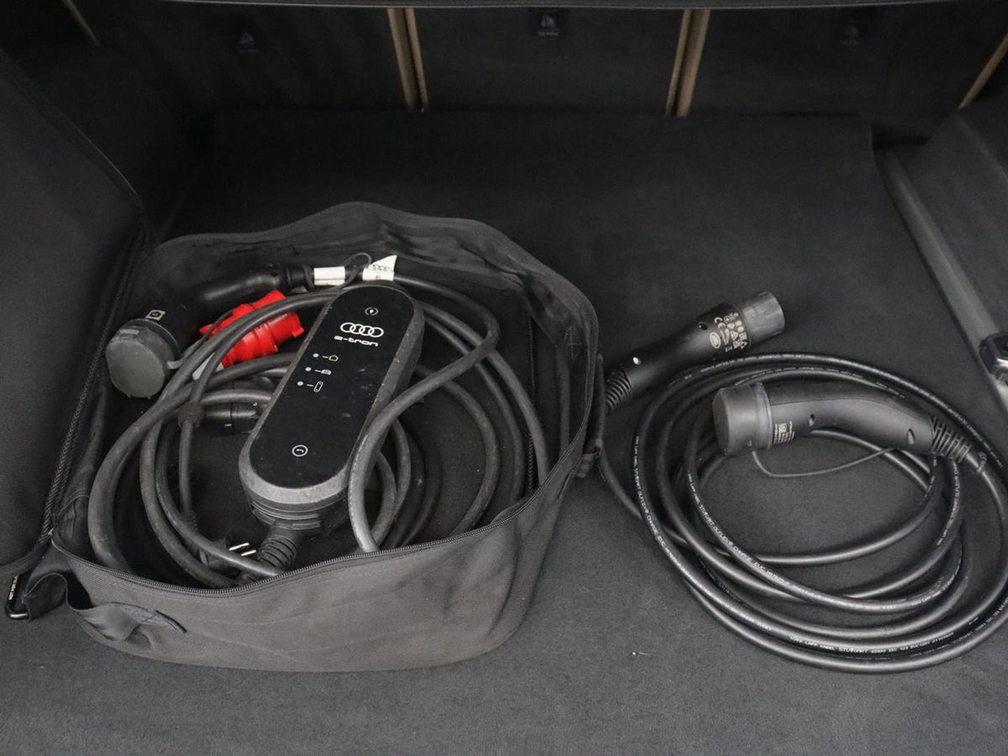 Audi Q7 55 TFSI e quattro Pro Line Plus | Panoramadak | Trekhaak | Leder | Stoelkoeling | Camera | Cruise control | Navigatie | Carplay | Stoelverwarming | Bang & Olufsen | Memory |