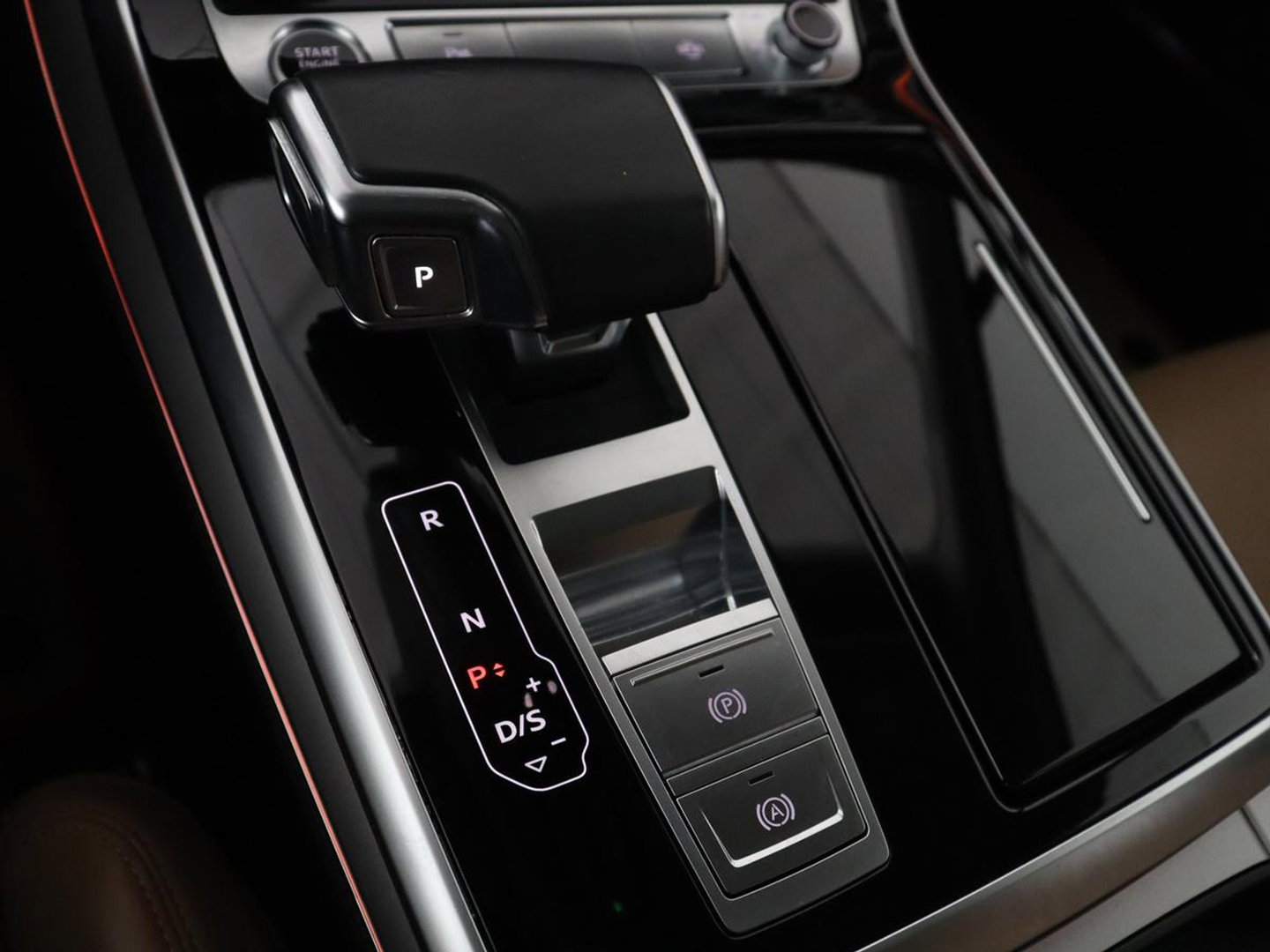 Audi Q7 55 TFSI e quattro Pro Line Plus | Panoramadak | Trekhaak | Leder | Stoelkoeling | Camera | Cruise control | Navigatie | Carplay | Stoelverwarming | Bang & Olufsen | Memory |