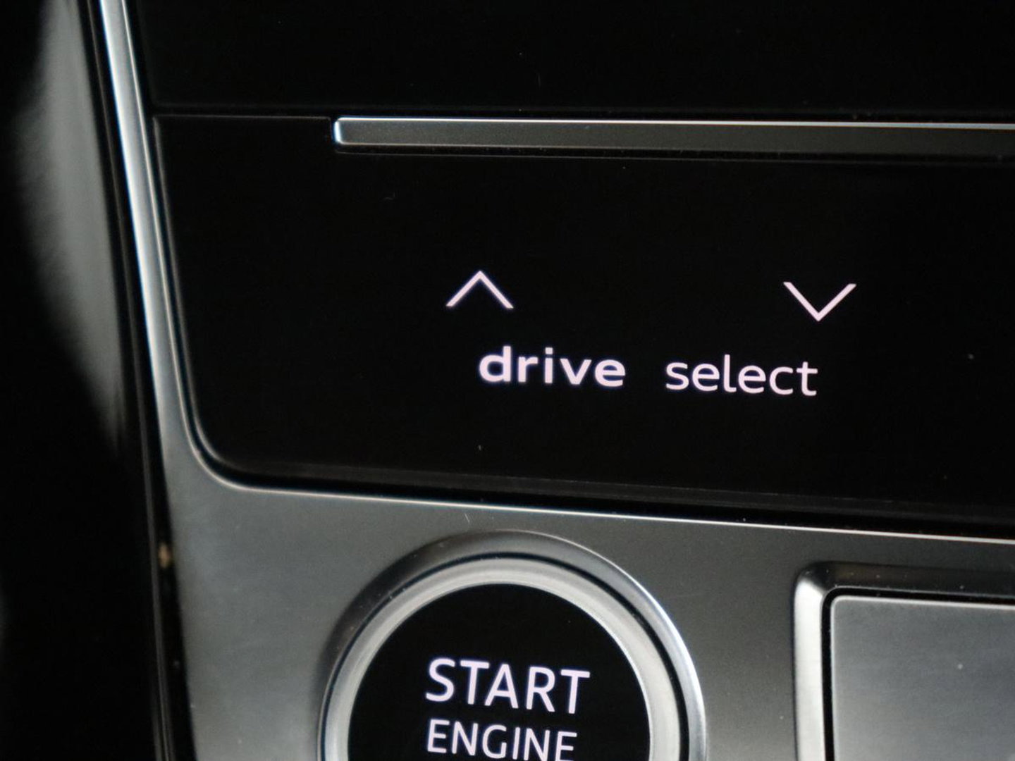 Audi Q7 55 TFSI e quattro Pro Line Plus | Panoramadak | Trekhaak | Leder | Stoelkoeling | Camera | Cruise control | Navigatie | Carplay | Stoelverwarming | Bang & Olufsen | Memory |