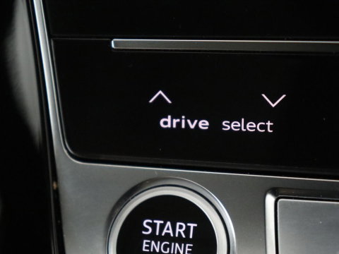 Audi Q7 55 TFSI e quattro Pro Line Plus | Panoramadak | Trekhaak | Leder | Stoelkoeling | Camera | Cruise control | Navigatie | Carplay | Stoelverwarming | Bang & Olufsen | Memory |