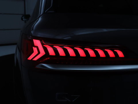 Audi Q7 55 TFSI e quattro Pro Line Plus | Panoramadak | Trekhaak | Leder | Stoelkoeling | Camera | Cruise control | Navigatie | Carplay | Stoelverwarming | Bang & Olufsen | Memory |