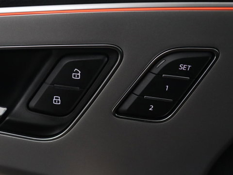 Audi Q7 55 TFSI e quattro Pro Line Plus | Panoramadak | Trekhaak | Leder | Stoelkoeling | Camera | Cruise control | Navigatie | Carplay | Stoelverwarming | Bang & Olufsen | Memory |