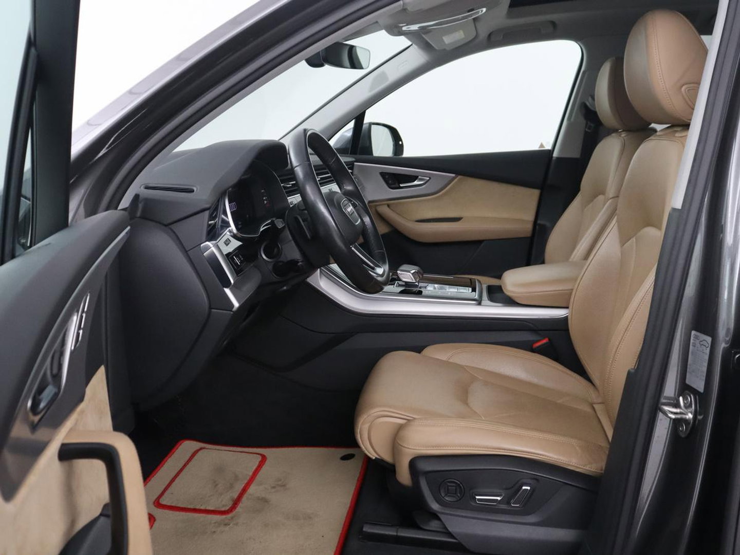 Audi Q7 55 TFSI e quattro Pro Line Plus | Panoramadak | Trekhaak | Leder | Stoelkoeling | Camera | Cruise control | Navigatie | Carplay | Stoelverwarming | Bang & Olufsen | Memory |