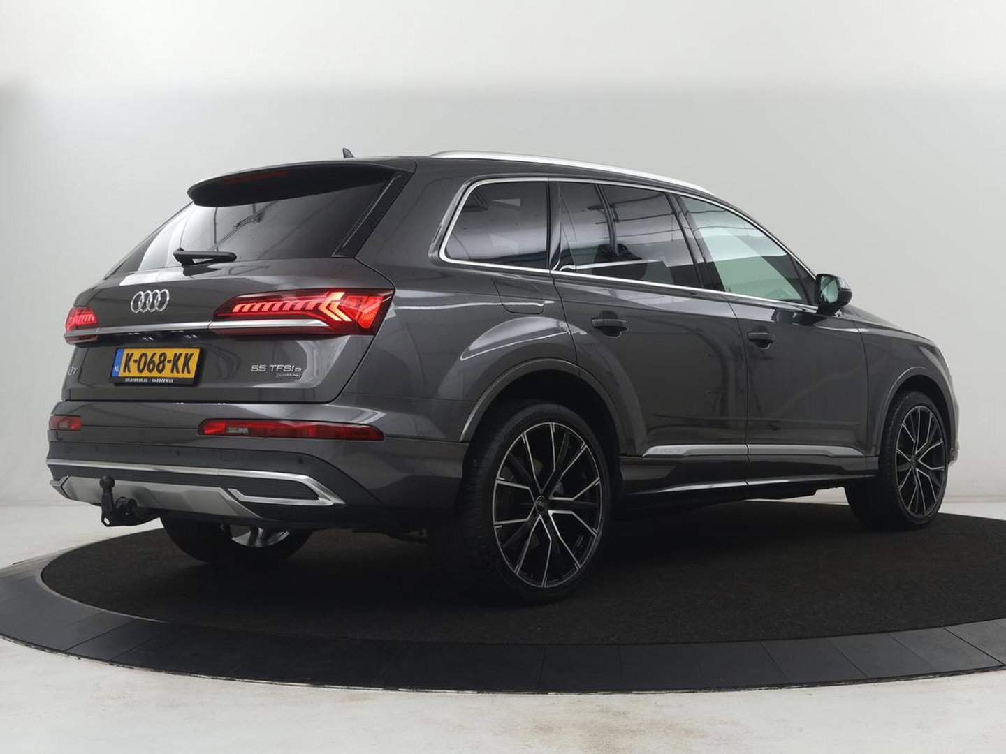 Audi Q7 55 TFSI e quattro Pro Line Plus | Panoramadak | Trekhaak | Leder | Stoelkoeling | Camera | Cruise control | Navigatie | Carplay | Stoelverwarming | Bang & Olufsen | Memory |