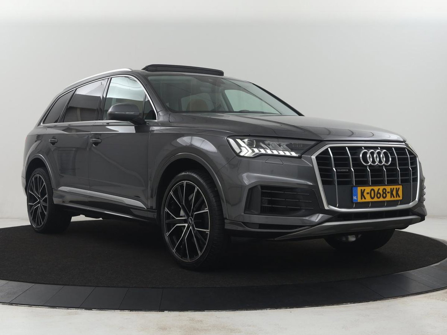 Audi Q7 55 TFSI e quattro Pro Line Plus | Panoramadak | Trekhaak | Leder | Stoelkoeling | Camera | Cruise control | Navigatie | Carplay | Stoelverwarming | Bang & Olufsen | Memory |