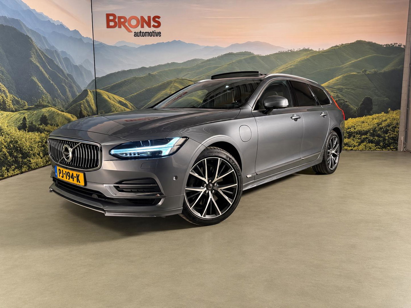 Volvo V90 2.0 T8 AWD Inscription Pano I stoel ventilatie l B&W