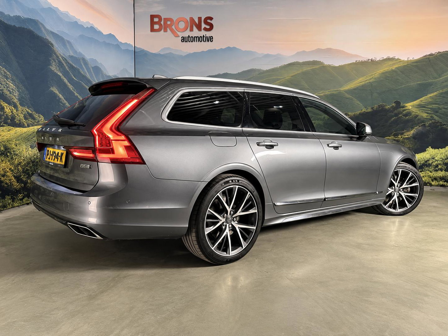Volvo V90 2.0 T8 AWD Inscription Pano I stoel ventilatie l B&W