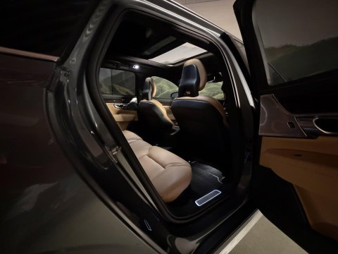 Volvo V90 2.0 T8 AWD Inscription Pano I stoel ventilatie l B&W