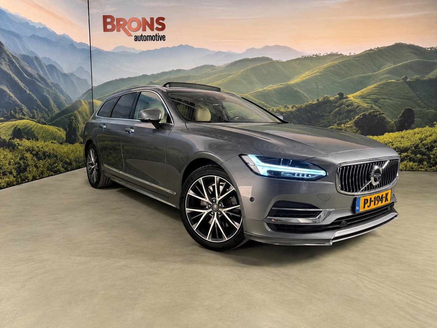 Volvo V90 2.0 T8 AWD Inscription Pano I stoel ventilatie l B&W