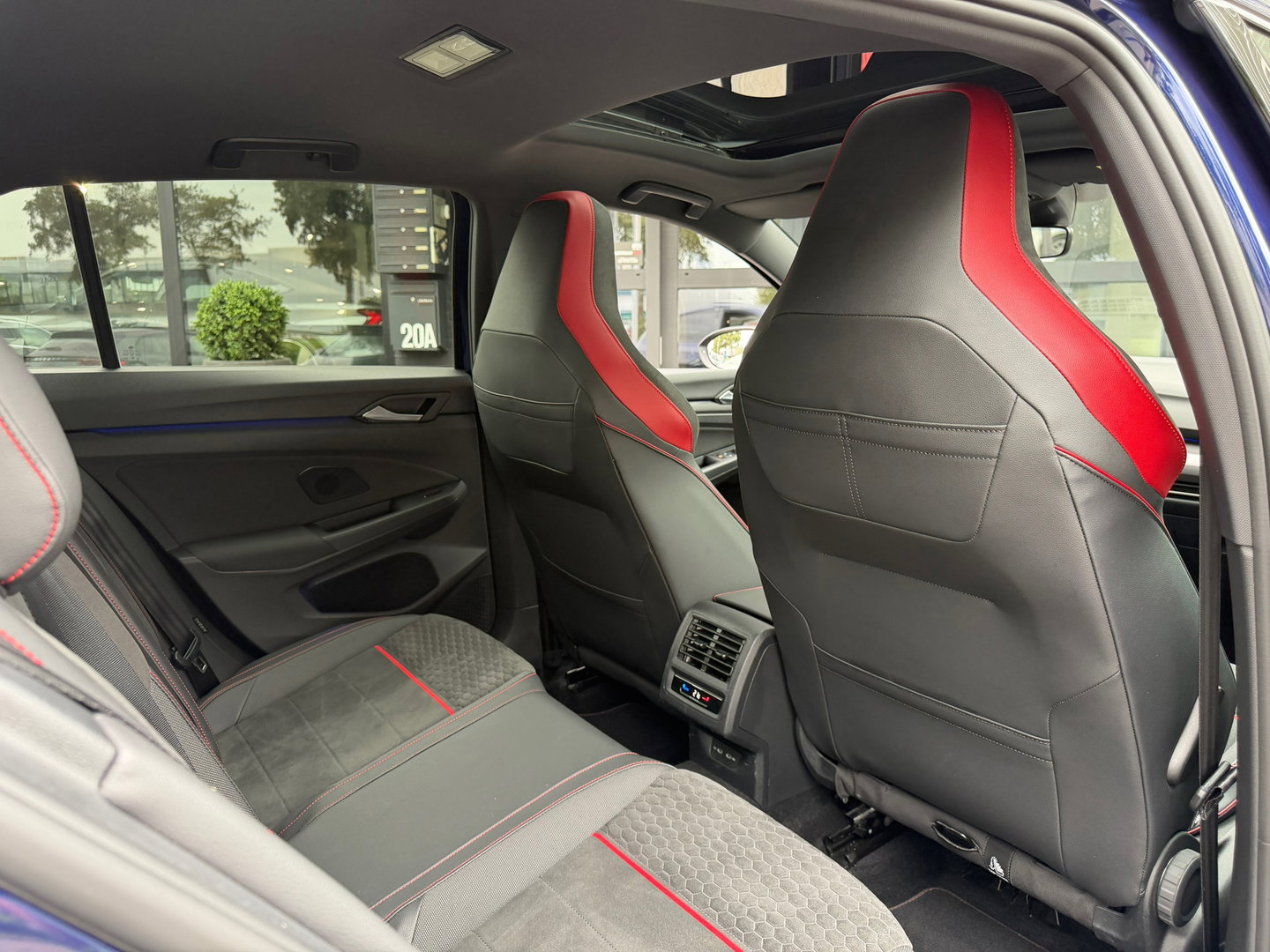 Volkswagen Golf 2.0 TSI GTI Clubsport Pano|300PK|Nurburgring|Harman&Kardon|ACC|IQ-lights