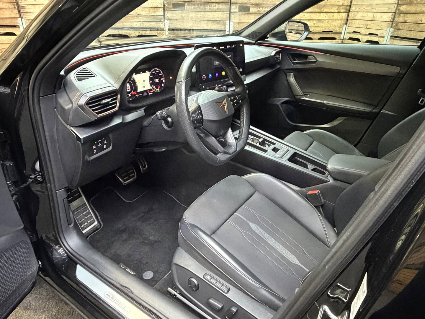 CUPRA FORMENTOR VZ E-HYBRID 1.4 e 245 PK Pano camera clima adaptive cruise 19"LM