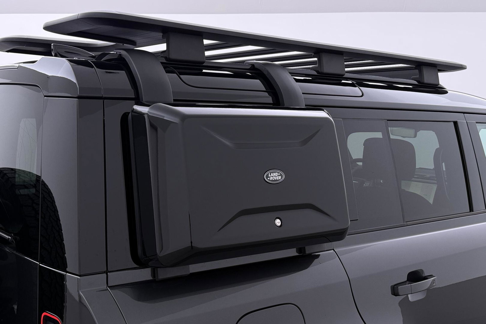 Land Rover Defender 110 P300e X-Dynamic HSE | HERITAGE 22 Inch | Explorer Pack | ClearSight | Meridian Surround | Head-Up | ACC | Panoramadak | Trekhaak