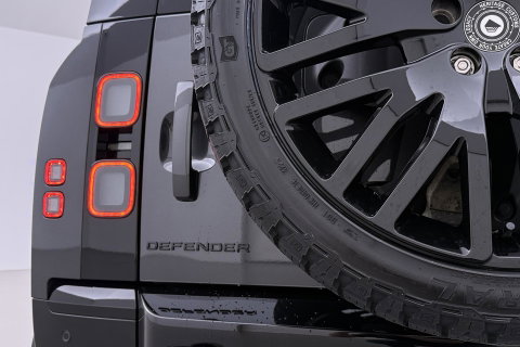 Land Rover Defender 110 P300e X-Dynamic HSE | HERITAGE 22 Inch | Explorer Pack | ClearSight | Meridian Surround | Head-Up | ACC | Panoramadak | Trekhaak