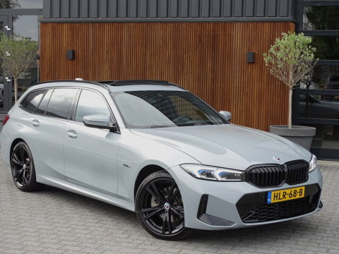 BMW 3 Serie Touring 330e 292PK X-Drive M-Sport / Brooklyn / 2022 / pano / LED