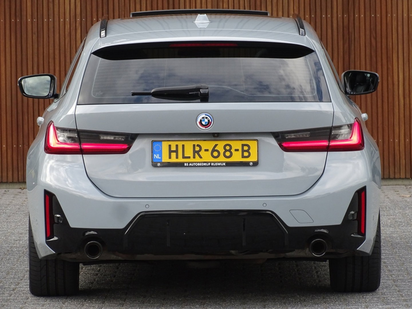 BMW 3 Serie Touring 330e 292PK X-Drive M-Sport / Brooklyn / 2022 / pano / LED