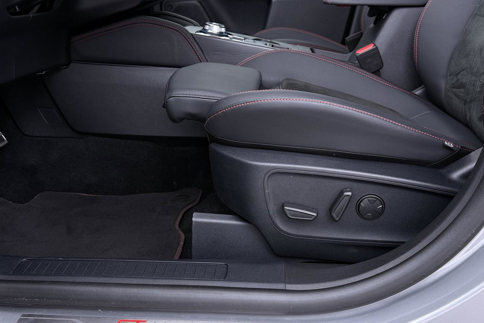 Ford Kuga 2.5 PHEV ST-Line X | ACC | B&O | 360° Camera | BLIS | Winterpack | Memory | Keyless | Park Assist