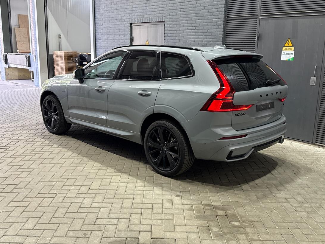 Volvo XC60 T6 Plus Black Edition | Harman/Kardon | Pilot Assist | Panoramadak | 360° Camera | Head-Up | Stoel+Stuurverwarming | 21 Inch