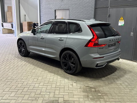 Volvo XC60 T6 Plus Black Edition | Harman/Kardon | Pilot Assist | Panoramadak | 360° Camera | Head-Up | Stoel+Stuurverwarming | 21 Inch