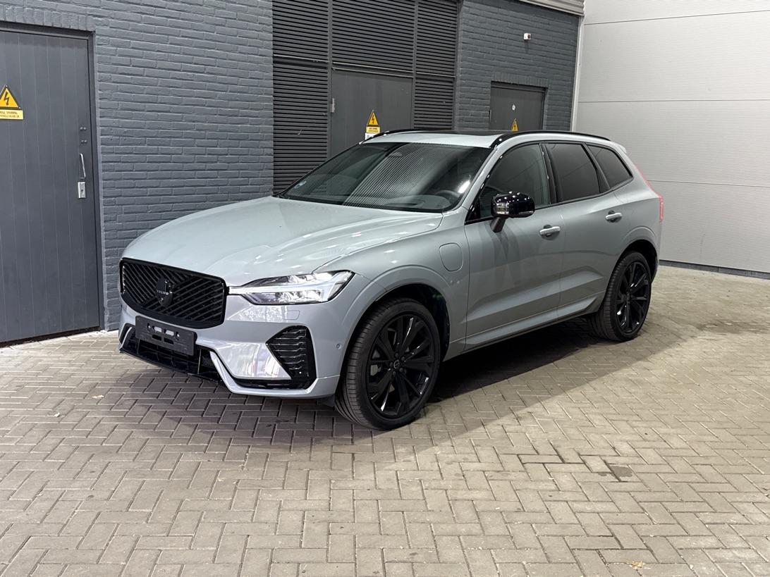 Volvo XC60 T6 Plus Black Edition | Harman/Kardon | Pilot Assist | Panoramadak | 360° Camera | Head-Up | Stoel+Stuurverwarming | 21 Inch