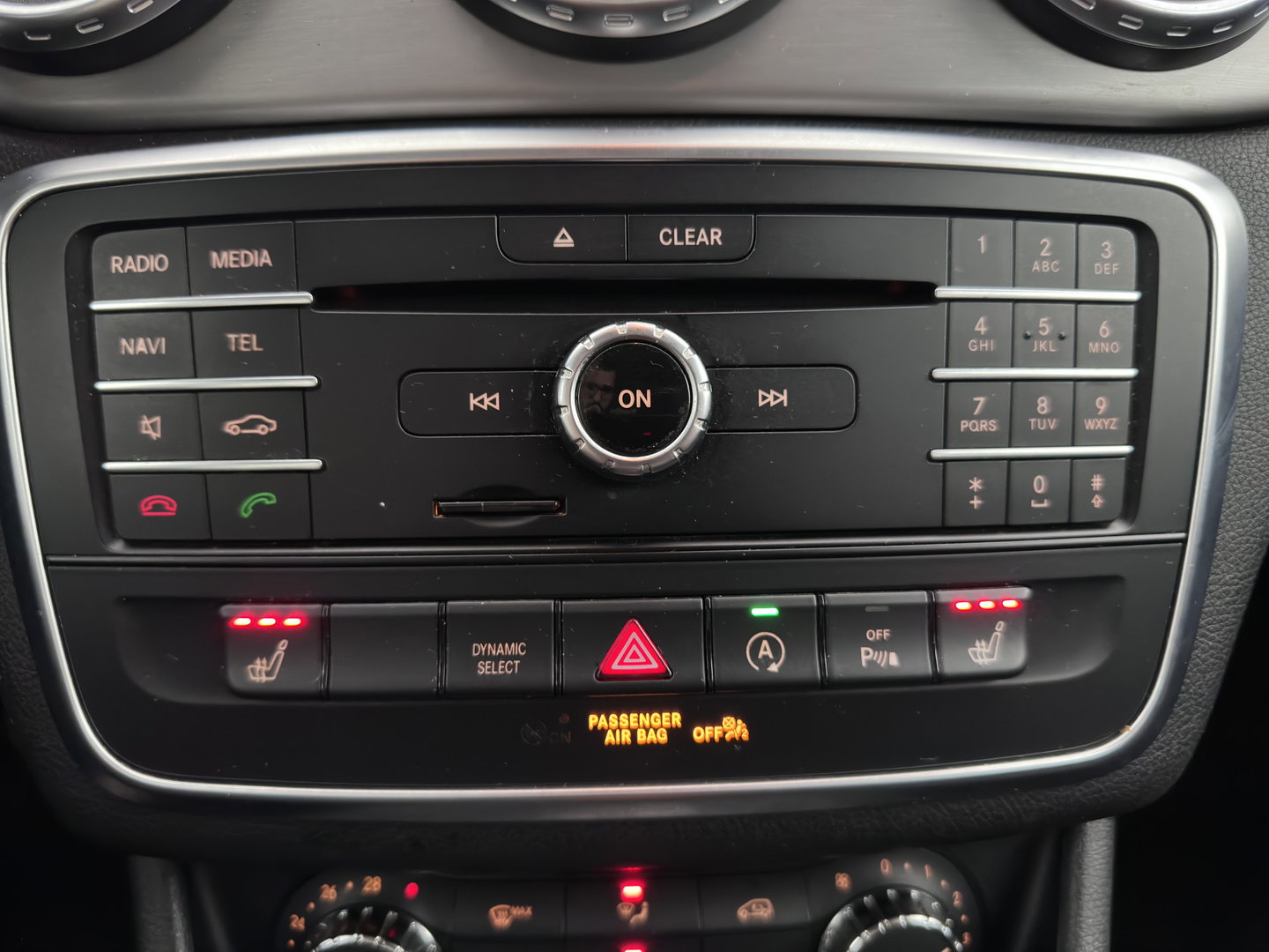 Mercedes-Benz GLA 180 d AMG (INCL.BTW) Aut. *LEATHER-MICROFIBRE | XENON | MEMORY-PACK | HEATED-SPORTSEATS | SHIFT-PADDLES | NAVI-FULLMAP | ECC | PDC | CRUISE | 18''ALU*