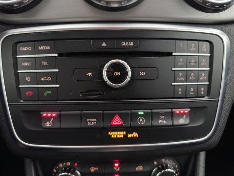 Mercedes-Benz GLA 180 d AMG (INCL.BTW) Aut. *LEATHER-MICROFIBRE | XENON | MEMORY-PACK | HEATED-SPORTSEATS | SHIFT-PADDLES | NAVI-FULLMAP | ECC | PDC | CRUISE | 18''ALU*