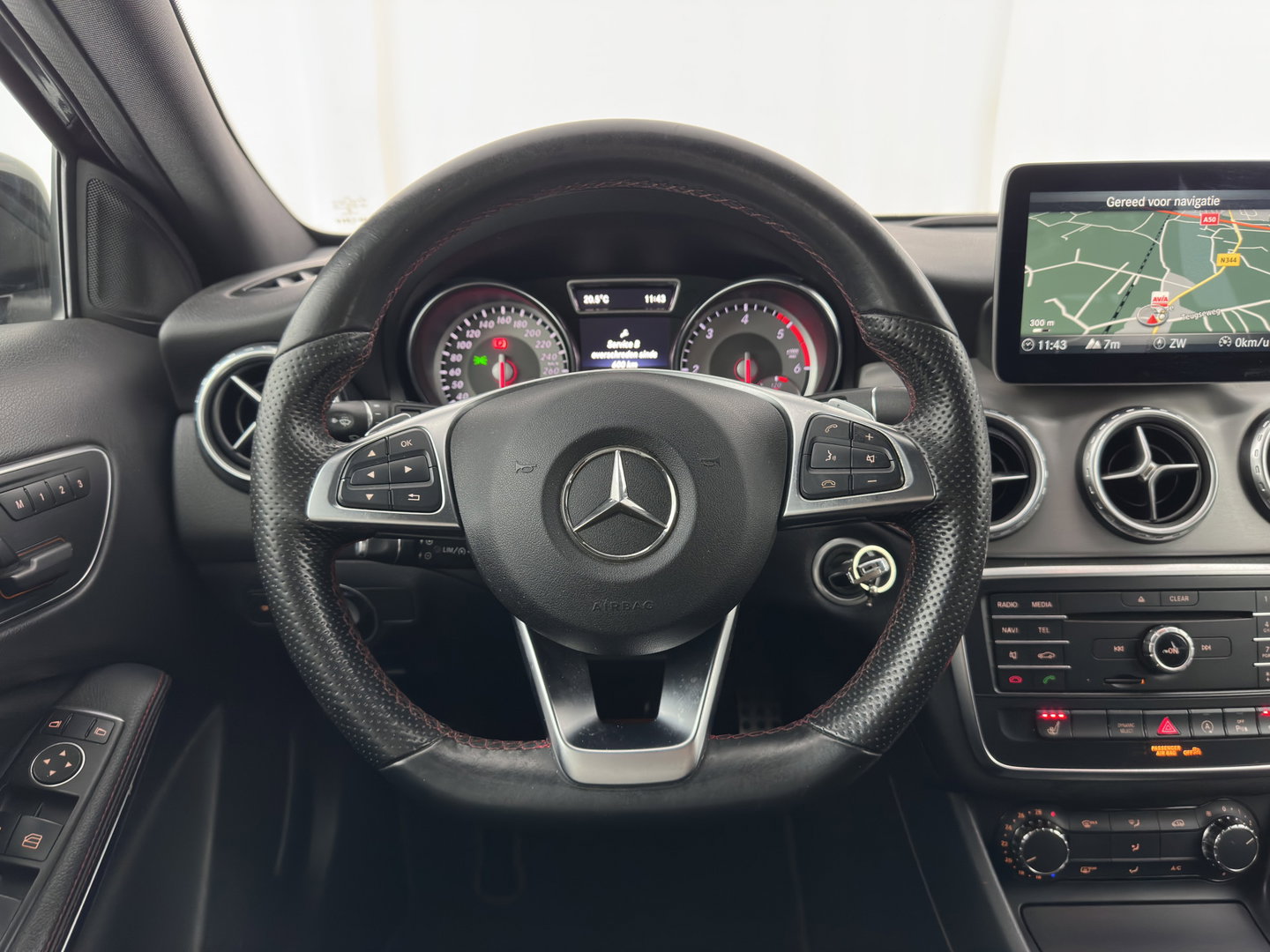Mercedes-Benz GLA 180 d AMG (INCL.BTW) Aut. *LEATHER-MICROFIBRE | XENON | MEMORY-PACK | HEATED-SPORTSEATS | SHIFT-PADDLES | NAVI-FULLMAP | ECC | PDC | CRUISE | 18''ALU*