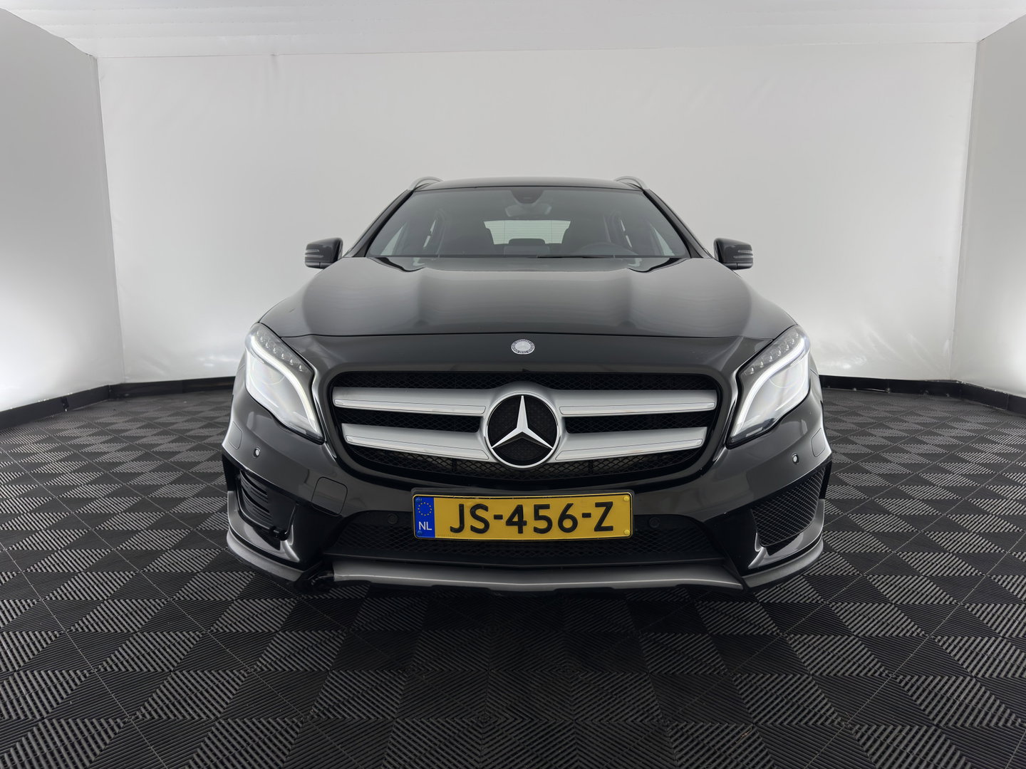Mercedes-Benz GLA 180 d AMG (INCL.BTW) Aut. *LEATHER-MICROFIBRE | XENON | MEMORY-PACK | HEATED-SPORTSEATS | SHIFT-PADDLES | NAVI-FULLMAP | ECC | PDC | CRUISE | 18''ALU*