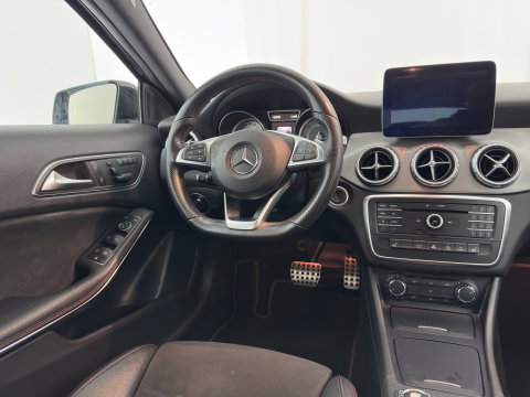 Mercedes-Benz GLA 180 d AMG (INCL.BTW) Aut. *LEATHER-MICROFIBRE | XENON | MEMORY-PACK | HEATED-SPORTSEATS | SHIFT-PADDLES | NAVI-FULLMAP | ECC | PDC | CRUISE | 18''ALU*