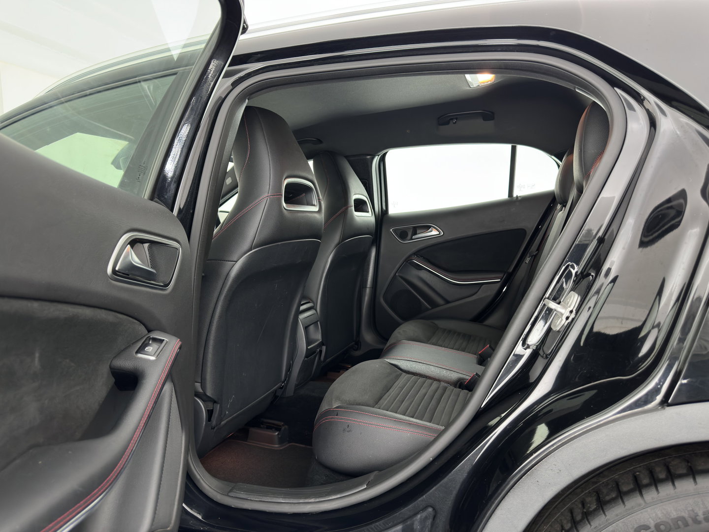 Mercedes-Benz GLA 180 d AMG (INCL.BTW) Aut. *LEATHER-MICROFIBRE | XENON | MEMORY-PACK | HEATED-SPORTSEATS | SHIFT-PADDLES | NAVI-FULLMAP | ECC | PDC | CRUISE | 18''ALU*