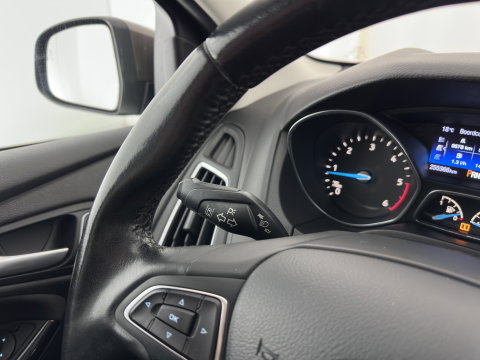 Ford FOCUS Wagon 1.5 TDCI Titanium Aut. *NAVI-FULLMAP | HEATED-COMFORTSEATS | BLIND-SPOT | CAMERA | KEYLESS | PRIVACY-GLASS | ECC | PDC | CRUISE | 17''ALU*