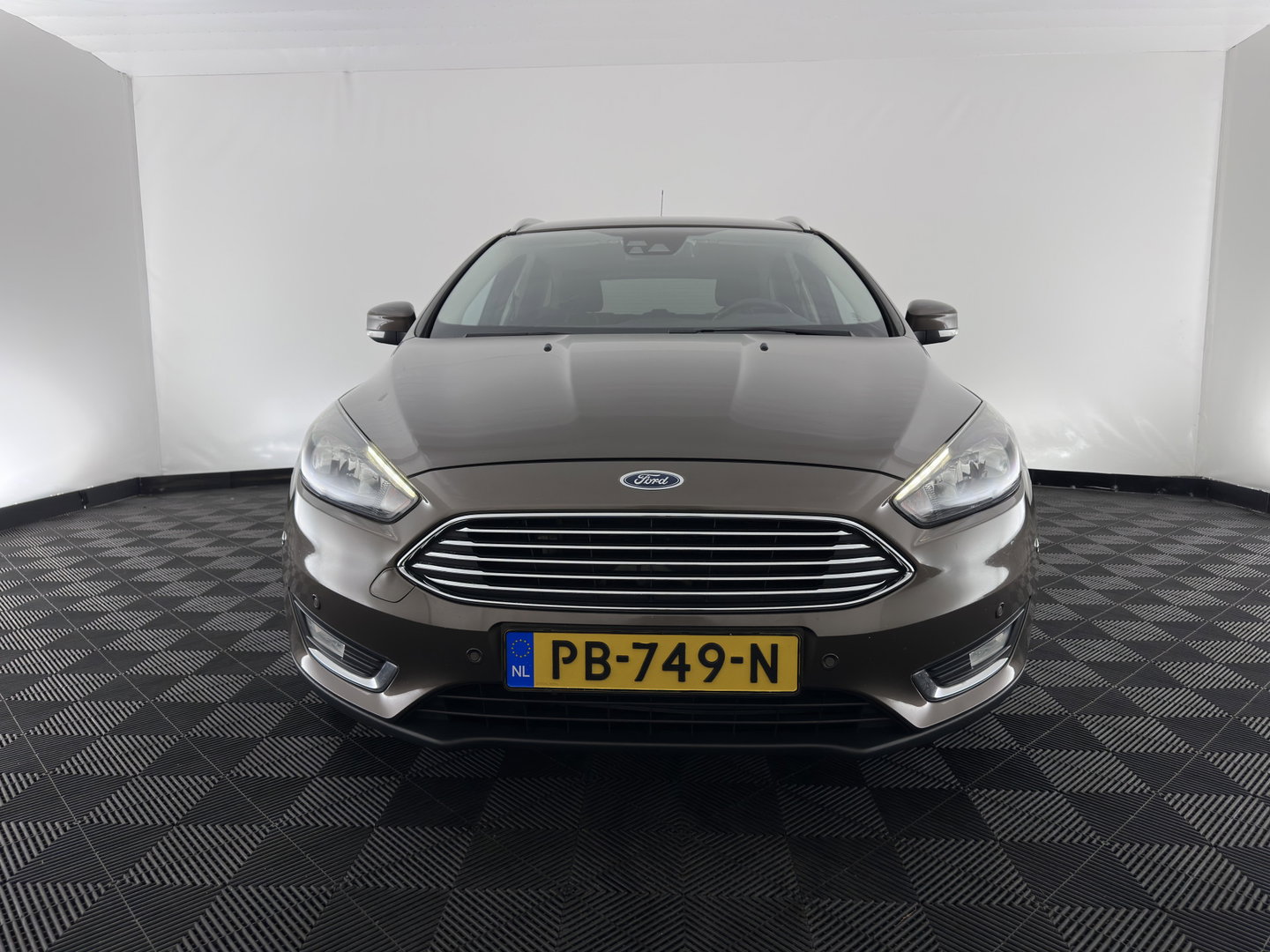 Ford FOCUS Wagon 1.5 TDCI Titanium Aut. *NAVI-FULLMAP | HEATED-COMFORTSEATS | BLIND-SPOT | CAMERA | KEYLESS | PRIVACY-GLASS | ECC | PDC | CRUISE | 17''ALU*