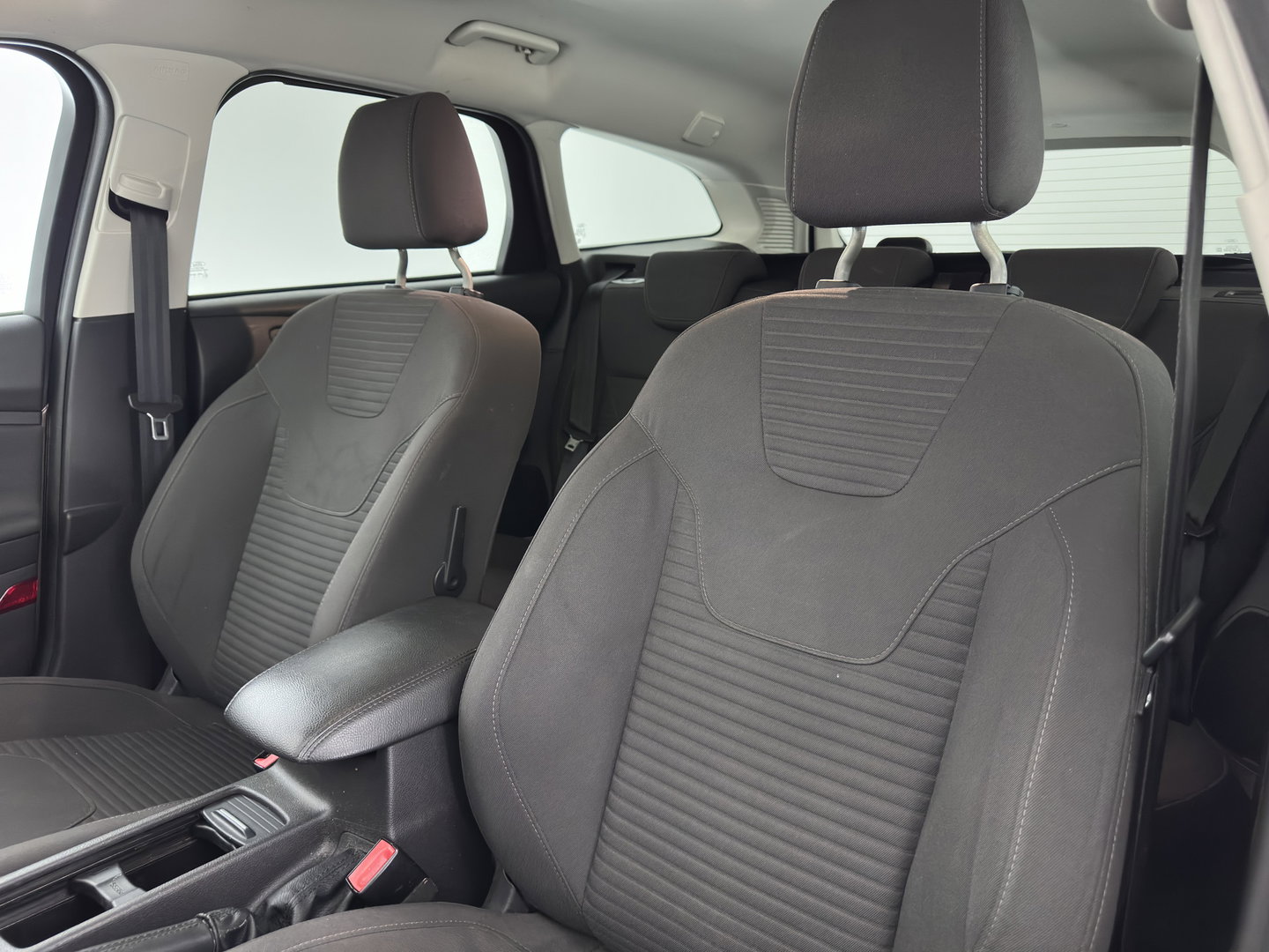 Ford FOCUS Wagon 1.5 TDCI Titanium Aut. *NAVI-FULLMAP | HEATED-COMFORTSEATS | BLIND-SPOT | CAMERA | KEYLESS | PRIVACY-GLASS | ECC | PDC | CRUISE | 17''ALU*